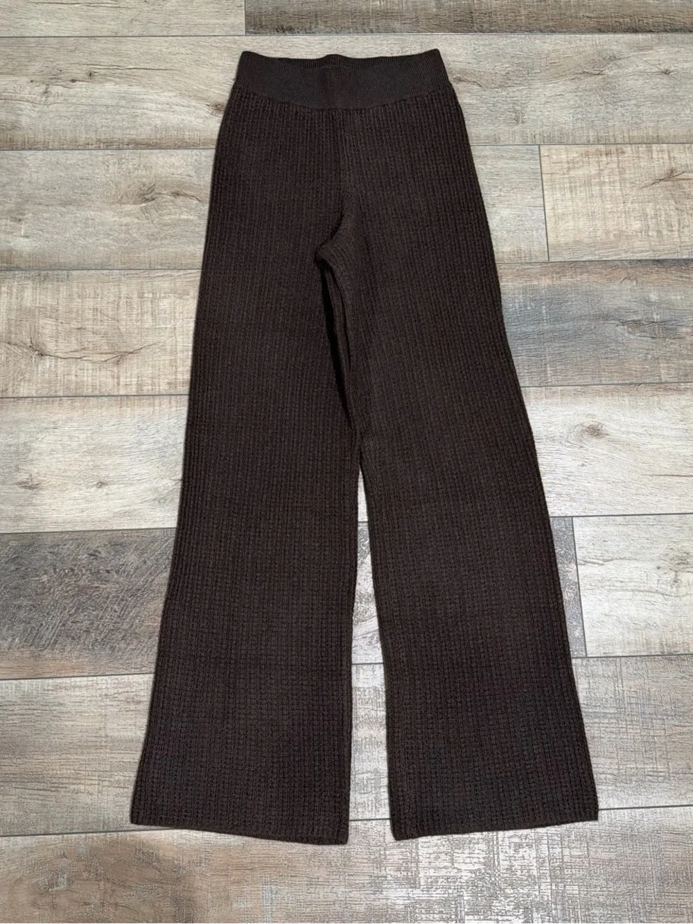 Alo cashmere high waisted waffle pant in espresso